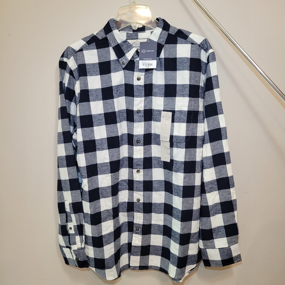 St. John's Bay Men's White Buffalo Plaid Button Down Shirt - Picture 2 of 5